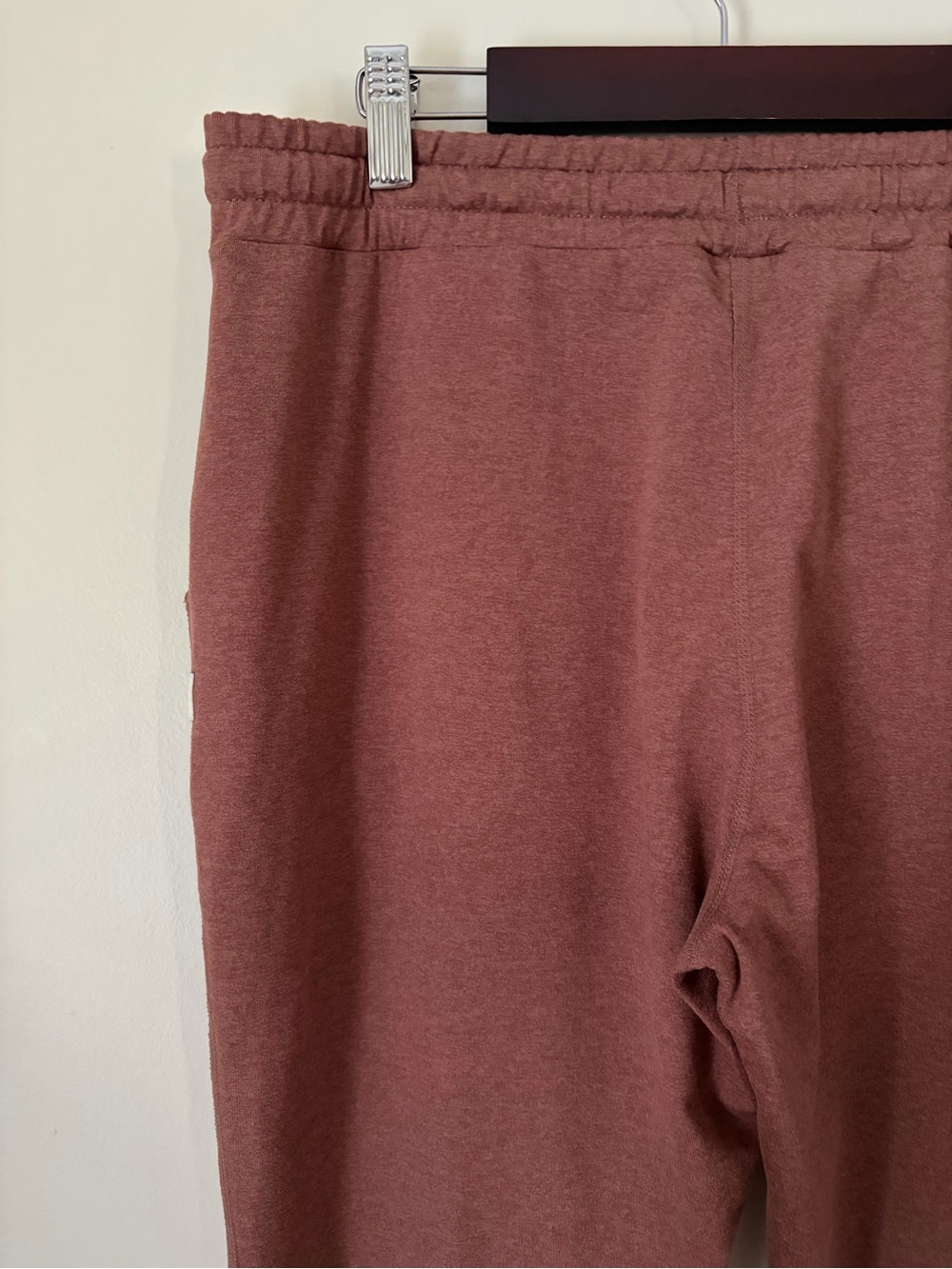 VUORI Performance Joggers size M - Picture 5 of 6